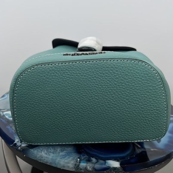 Coach Sling Pack - Picture 4 of 10